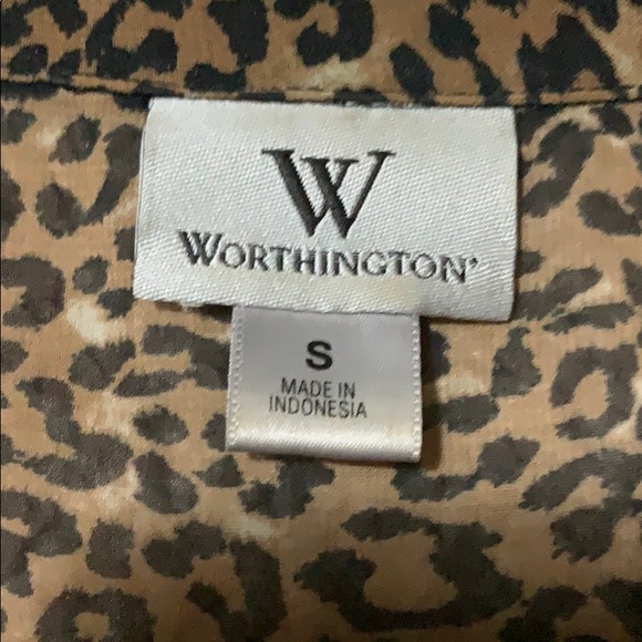 Business or formal button up blouse - Picture 2 of 4